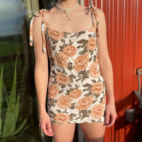 RARE! Reformation Dixie Mini Slip Dress in Cream Avery - Picture 5 of 10